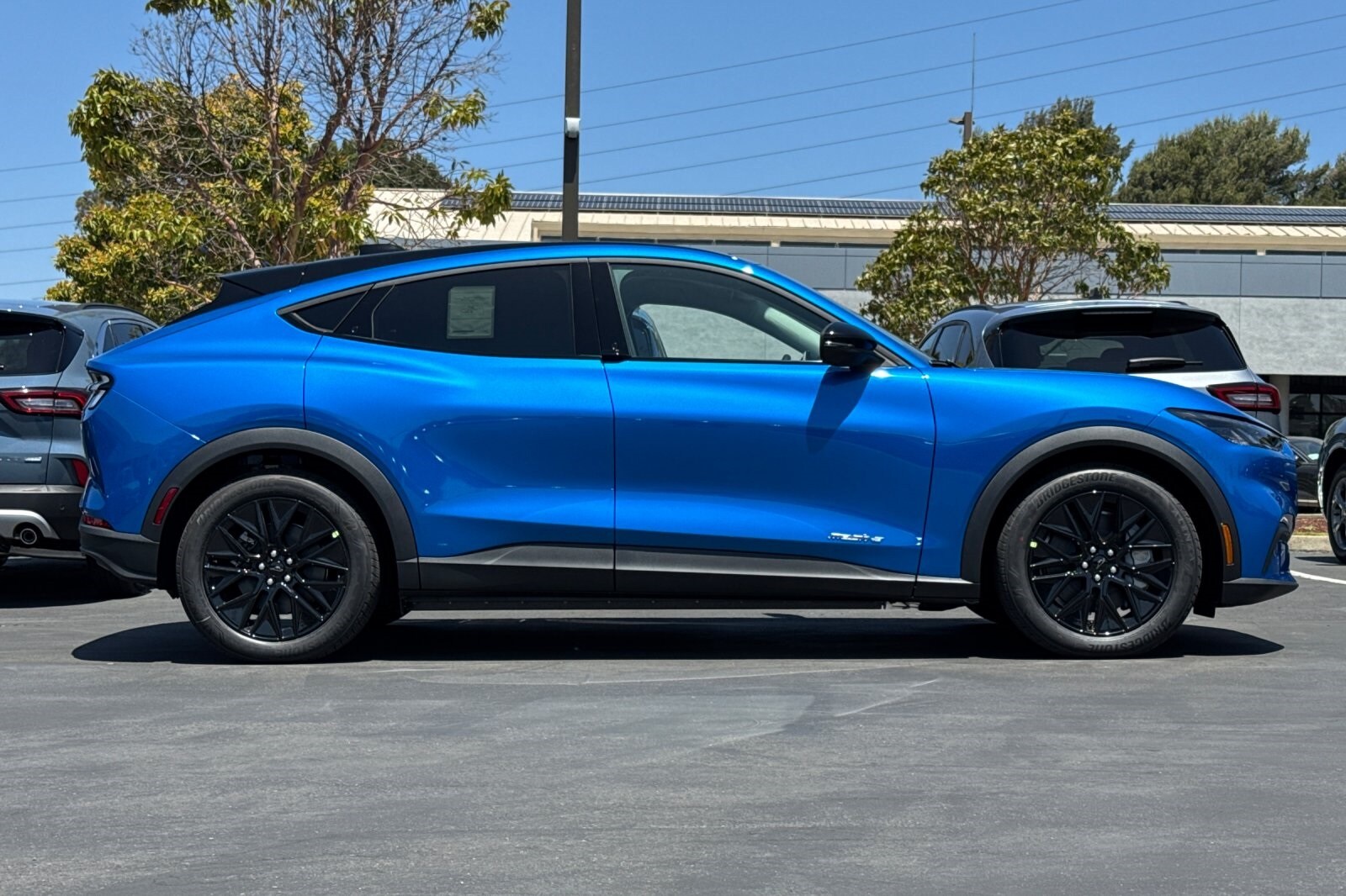 2025 Ford Mustang Mach-E Select photo 3