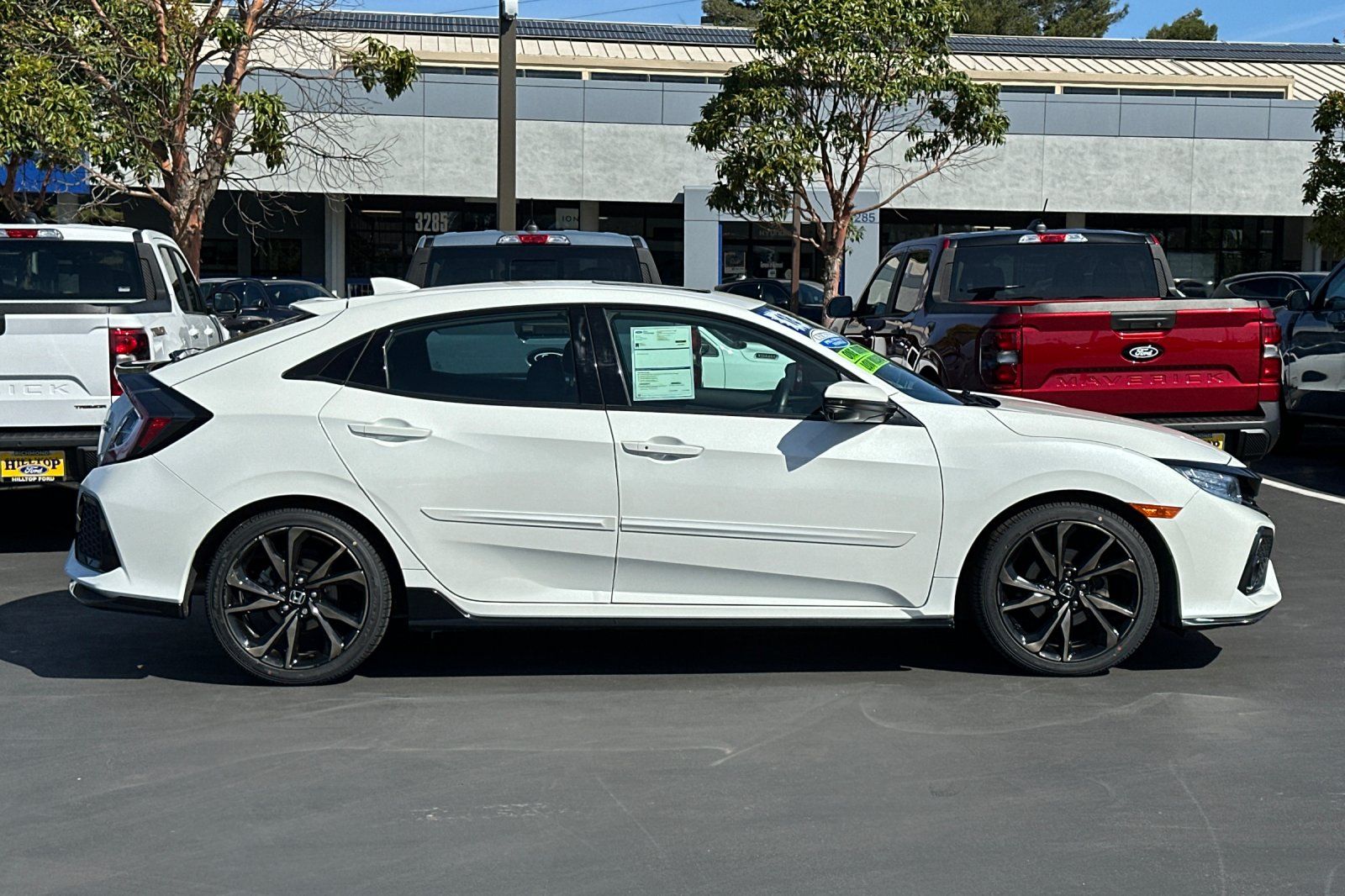 View vehicle photo 3