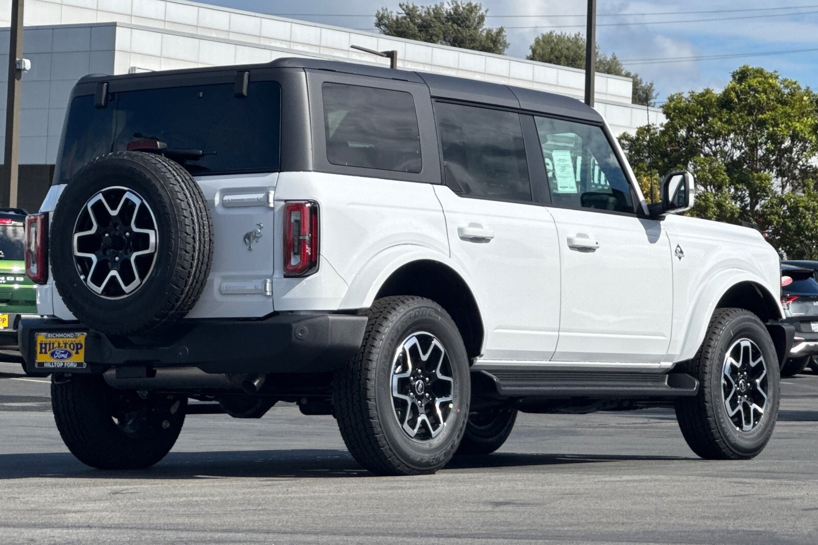 2025 Ford Bronco Outer Banks photo 4
