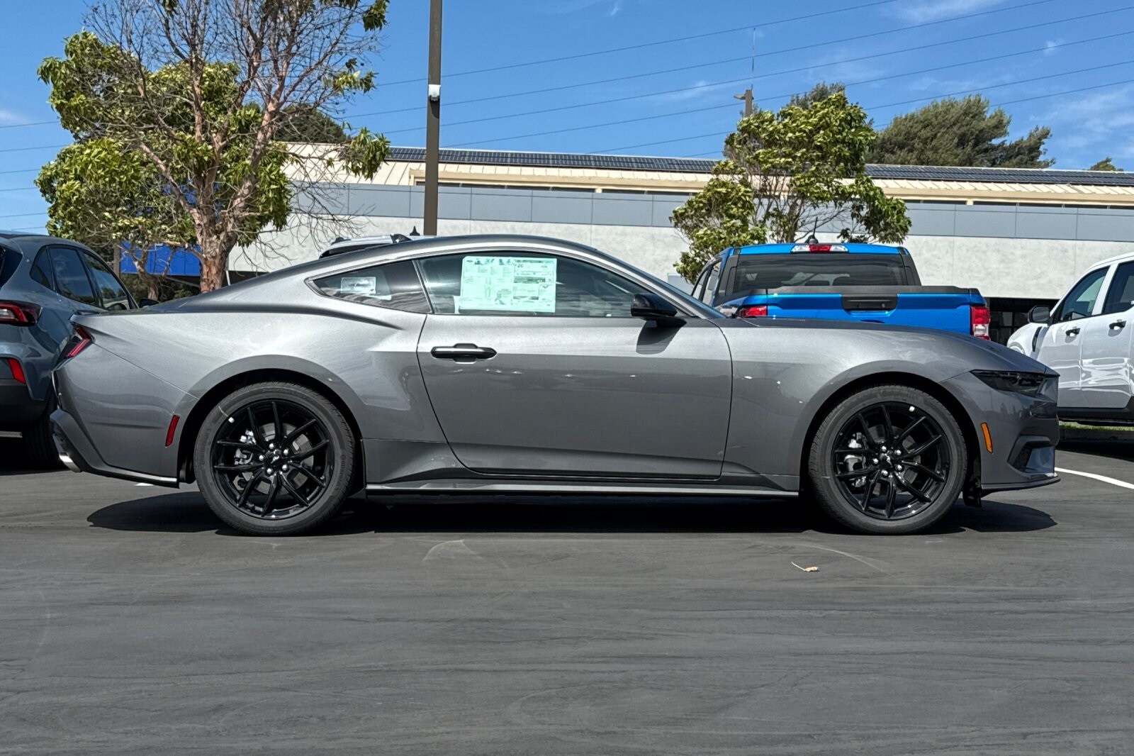 2025 Ford Mustang EcoBoost photo 3