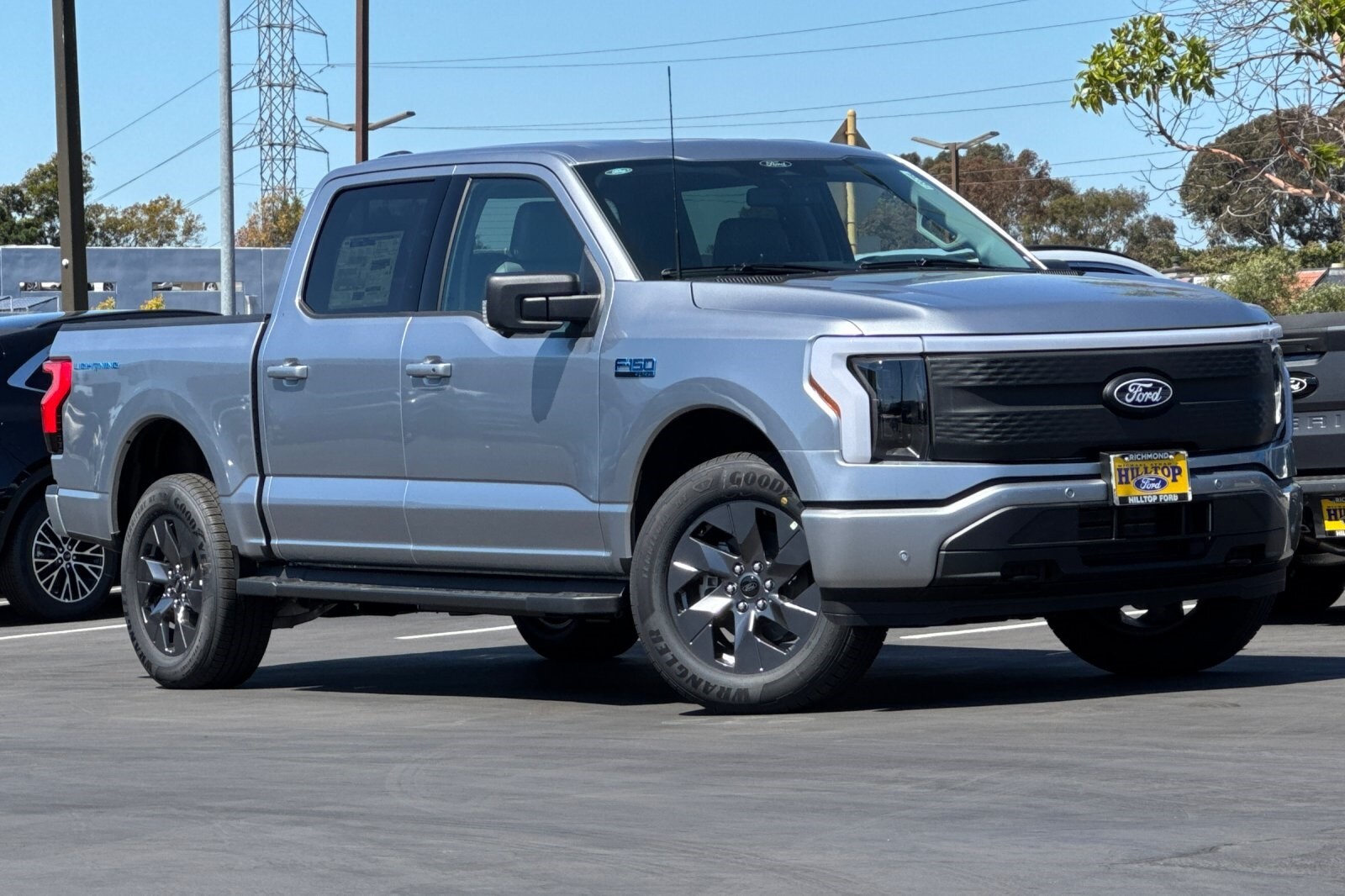 2025 Ford F-150 Lightning photo 2