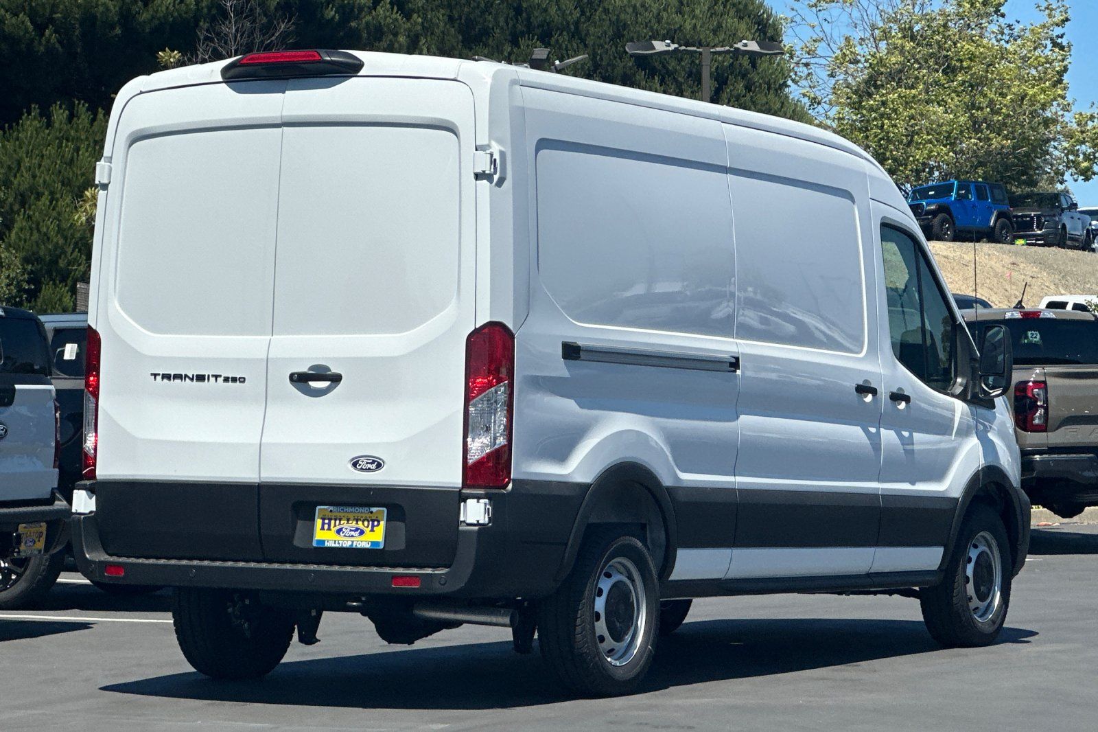 View vehicle photo 4