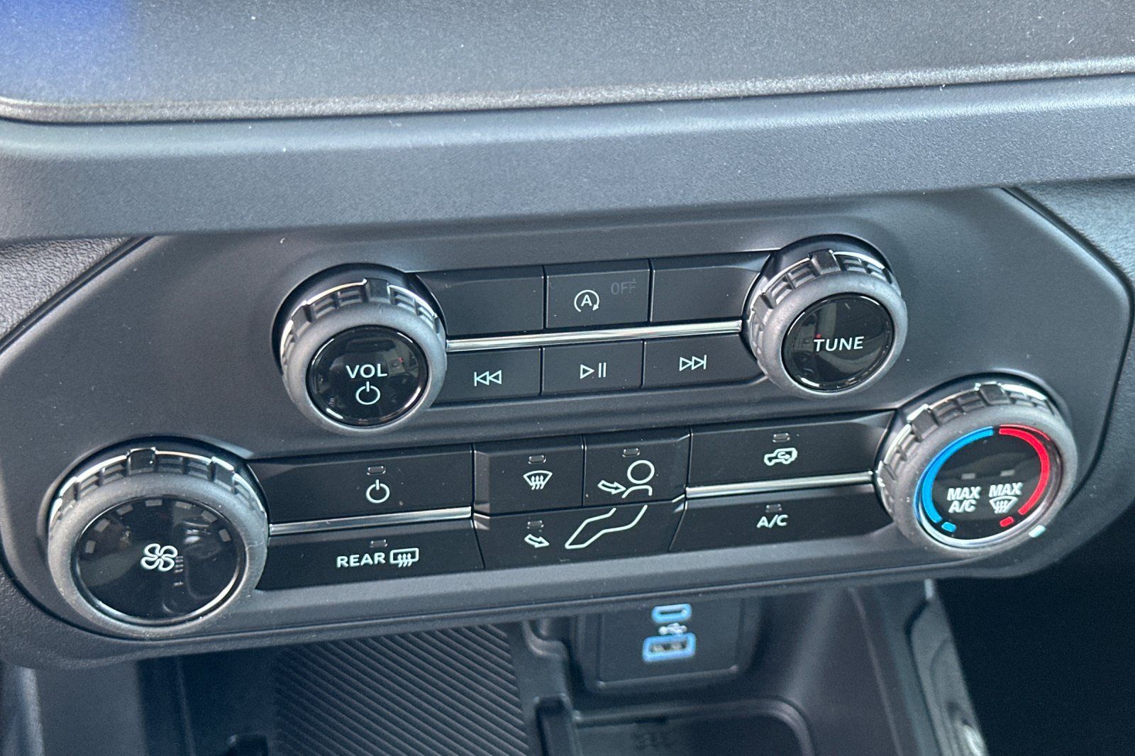 2025 Ford Bronco 4-Door Base - Photo 21