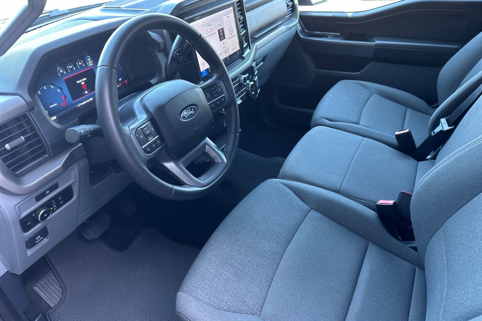 2025 Ford F-150 XLT - Photo 13