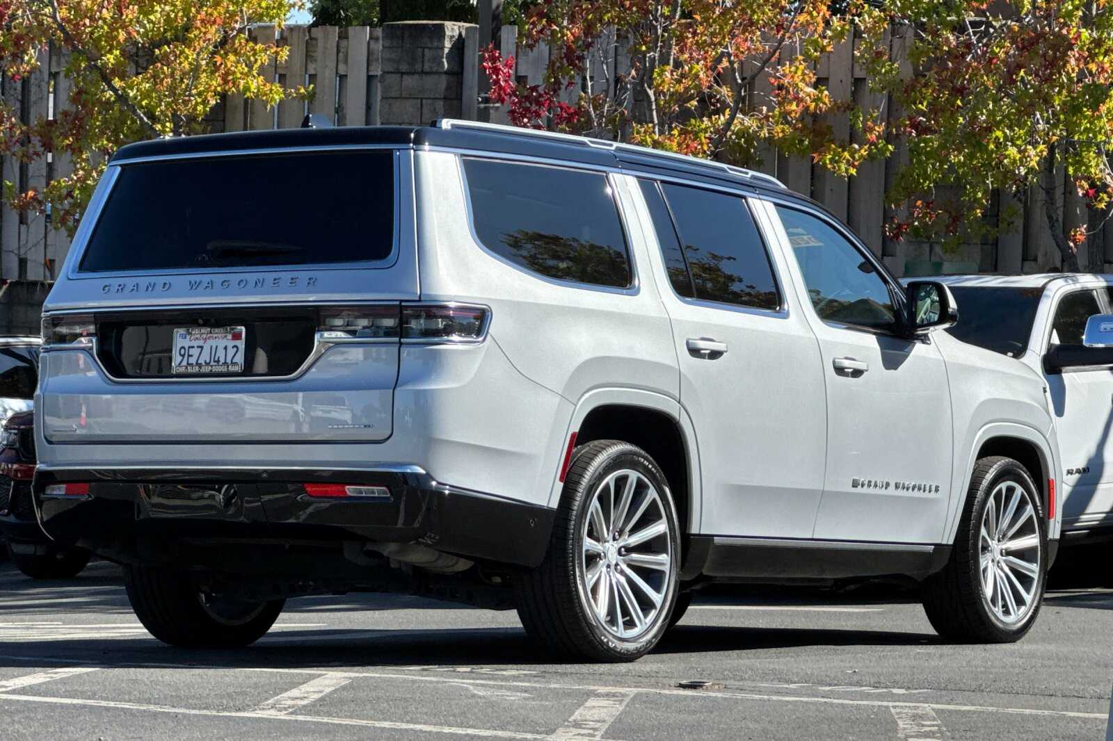 2022 Jeep Grand Wagoneer II photo 4