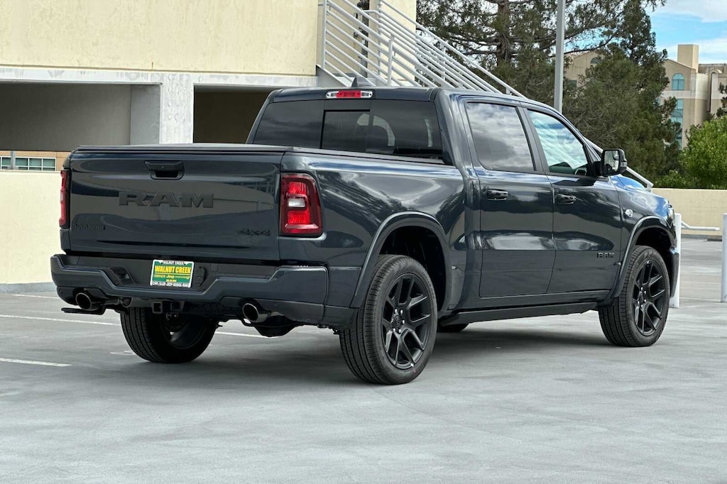 New 2026 Ram 1500 LARAMIE CREW CAB 4X4 5'7 BOX Pickup