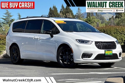 2025 Chrysler Pacifica Limited Van