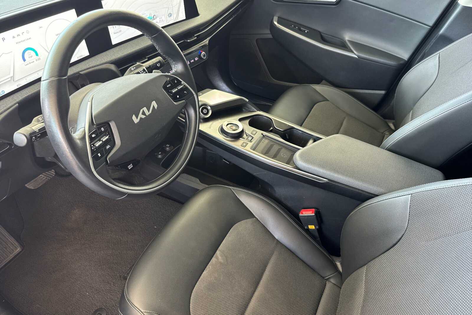 2022 Kia EV6 Light photo 6