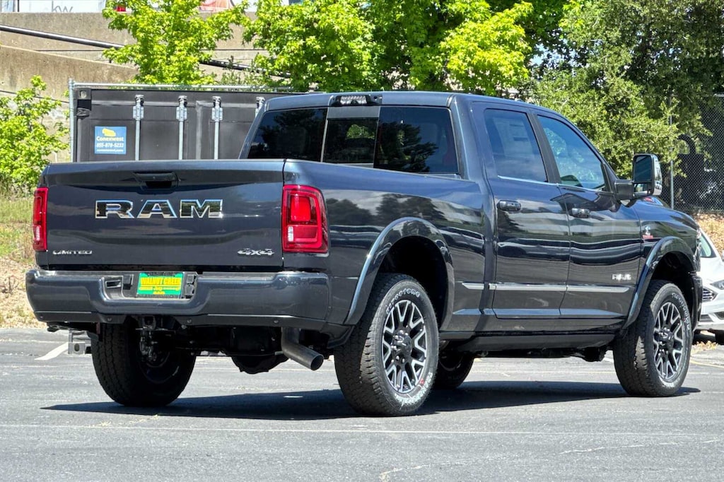 New 2026 Ram 2500 LIMITED CREW CAB 4X4 6'4 BOX Pickup