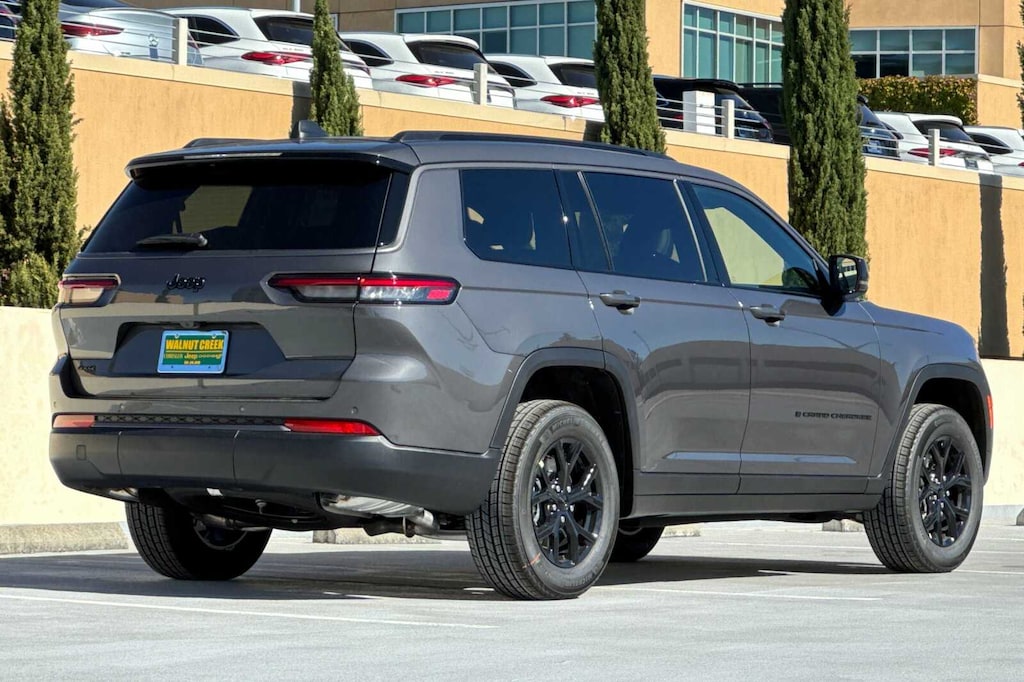 New 2026 Jeep Grand Cherokee L LAREDO ALTITUDE 4X4 Sport Utility