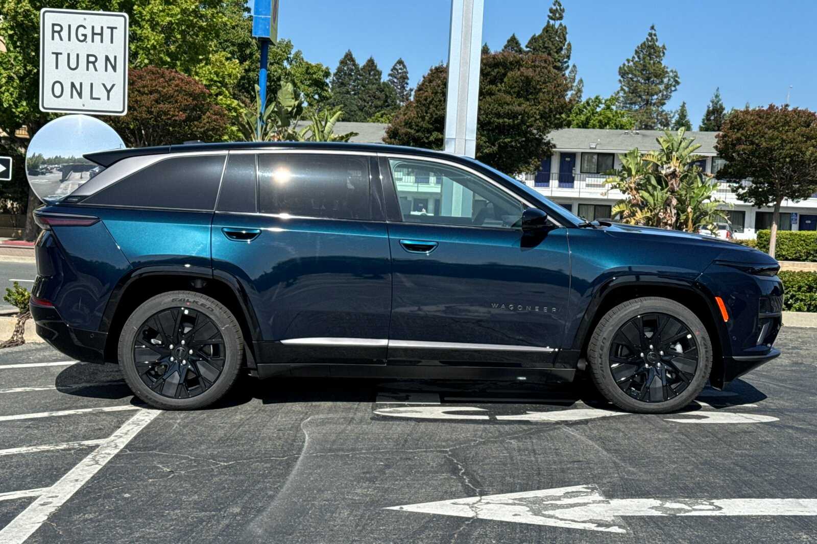 2025 Jeep Wagoneer S Launch Edition photo 3