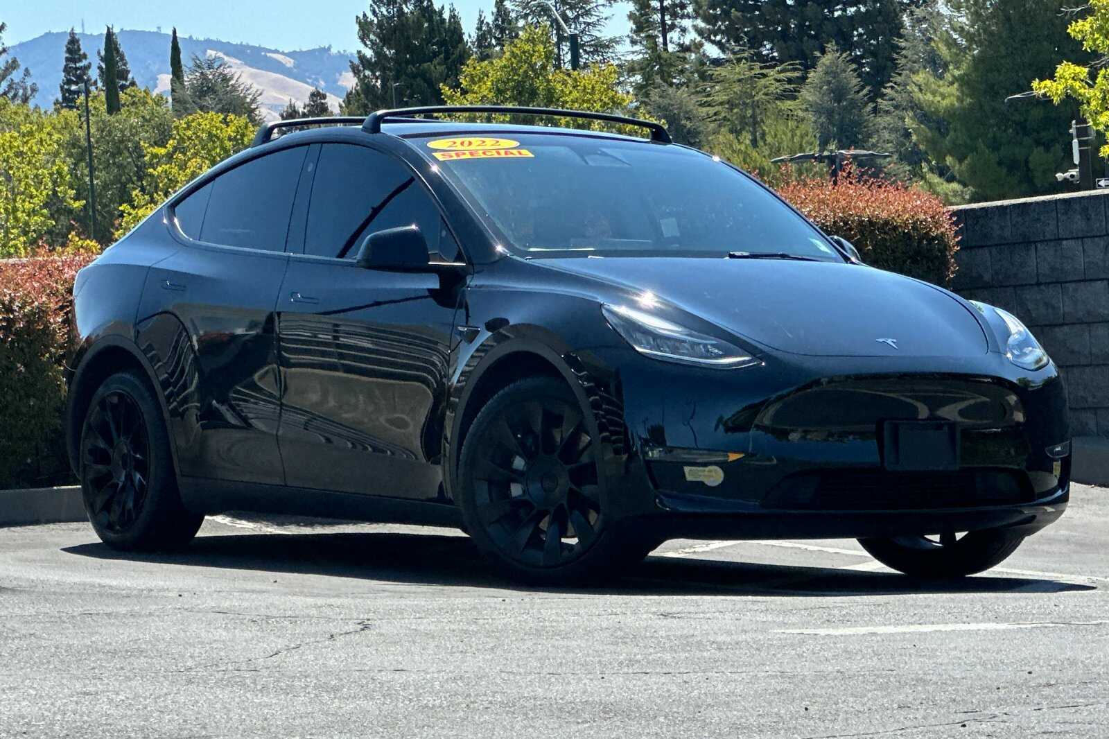 Used 2022 Tesla Model Y Long Range with VIN 7SAYGDEE8NF493139 for sale in Northfield, Minnesota