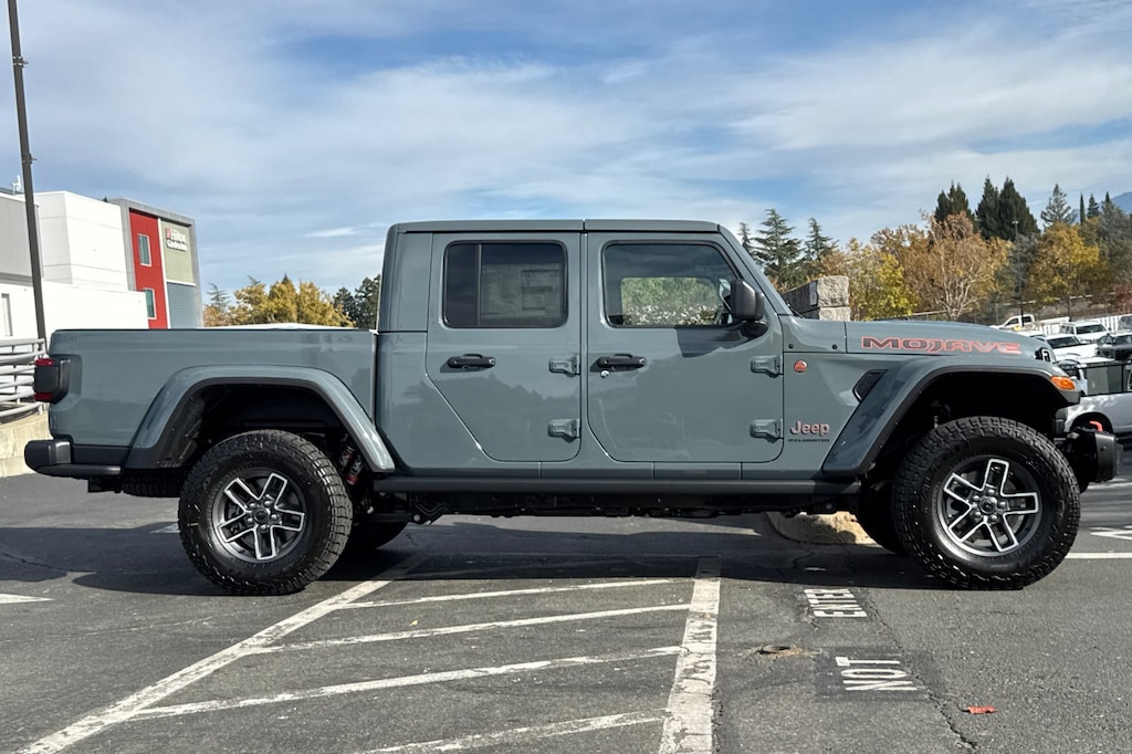 New 2026 Jeep Gladiator MOJAVE X 4X4 Pickup