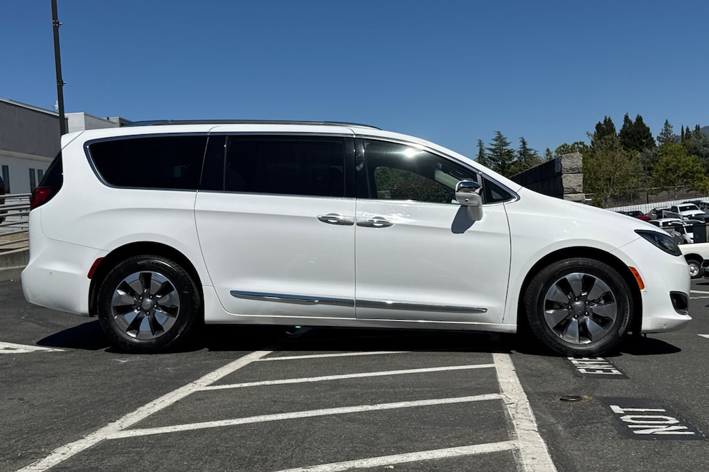 Used 2019 Chrysler Pacifica Hybrid Limited Van