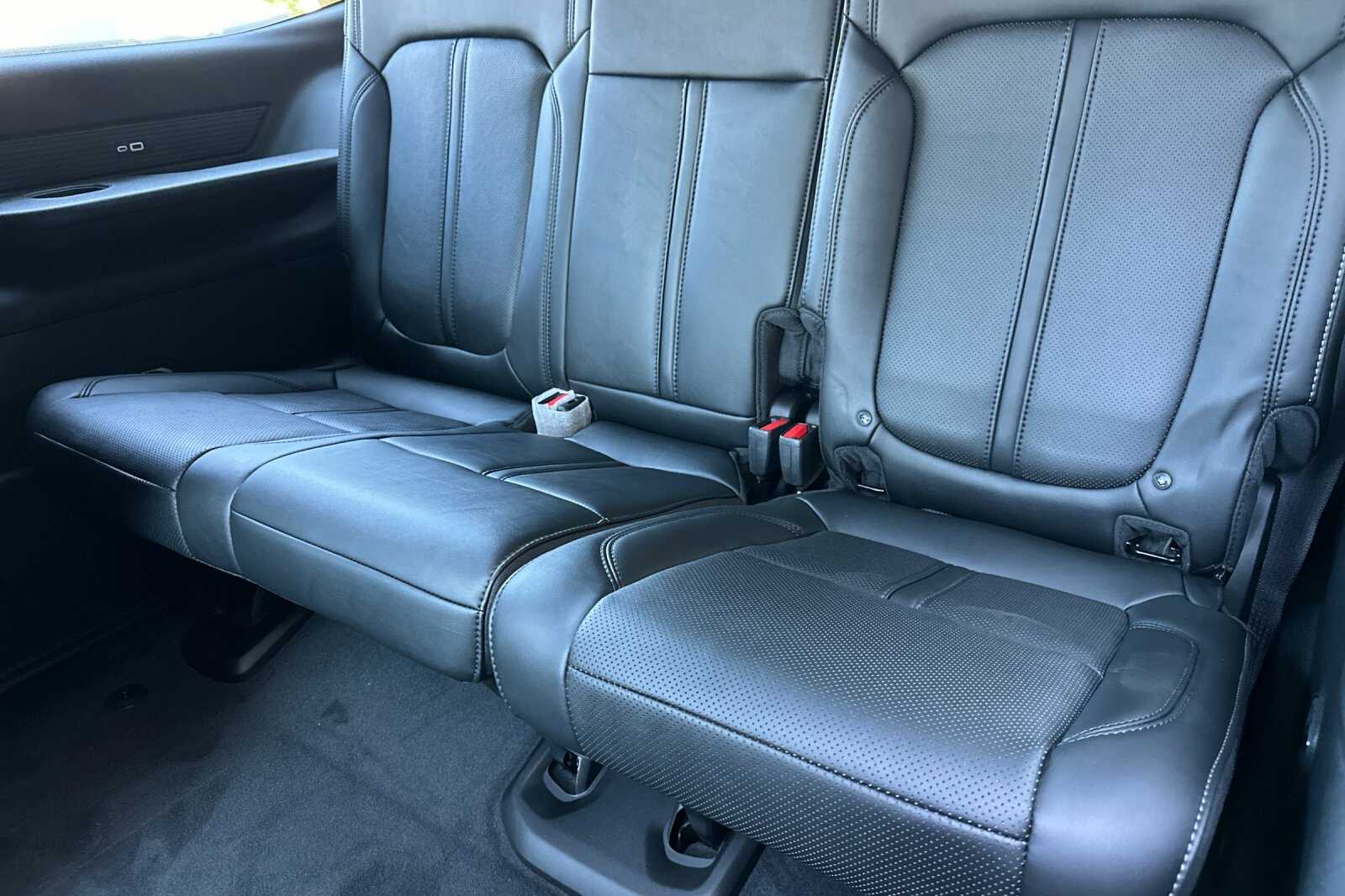 2025 Jeep Wagoneer Series II - Photo 12