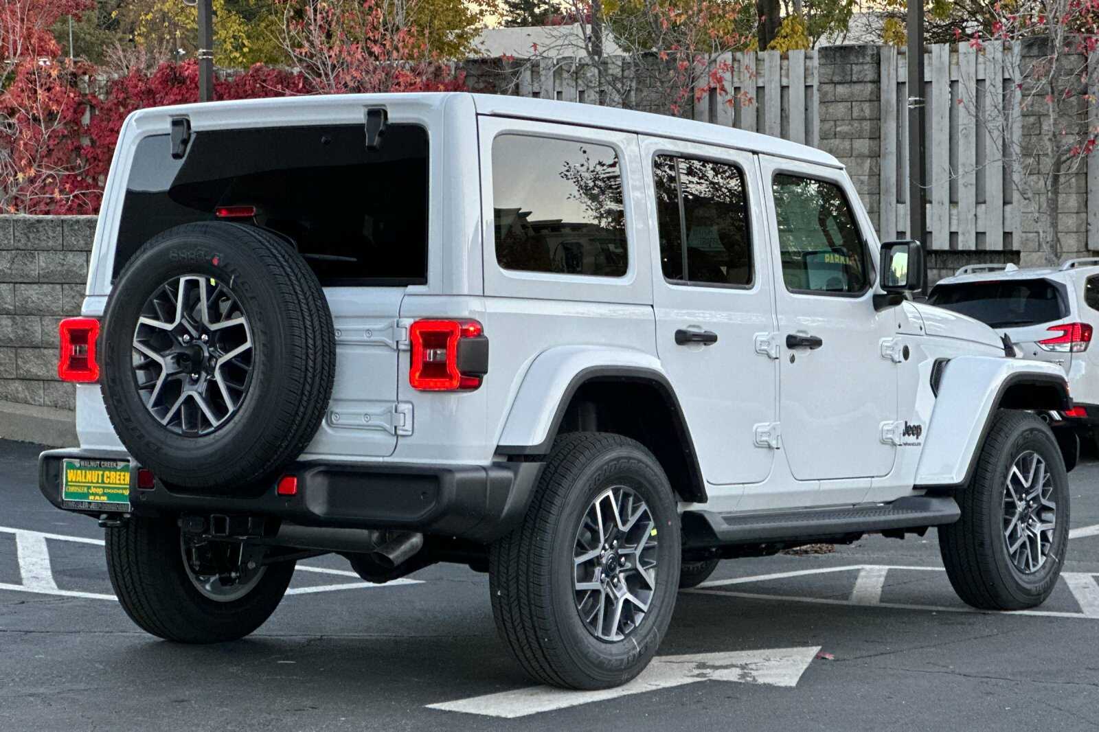 2025 Jeep Wrangler Sahara photo 4