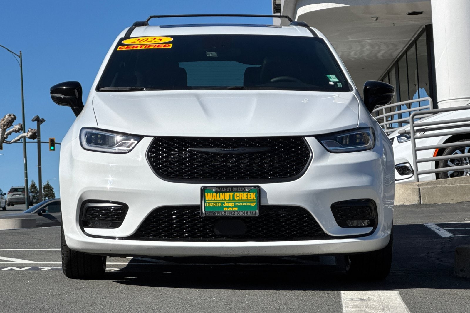 2025 Chrysler Pacifica Limited photo 5