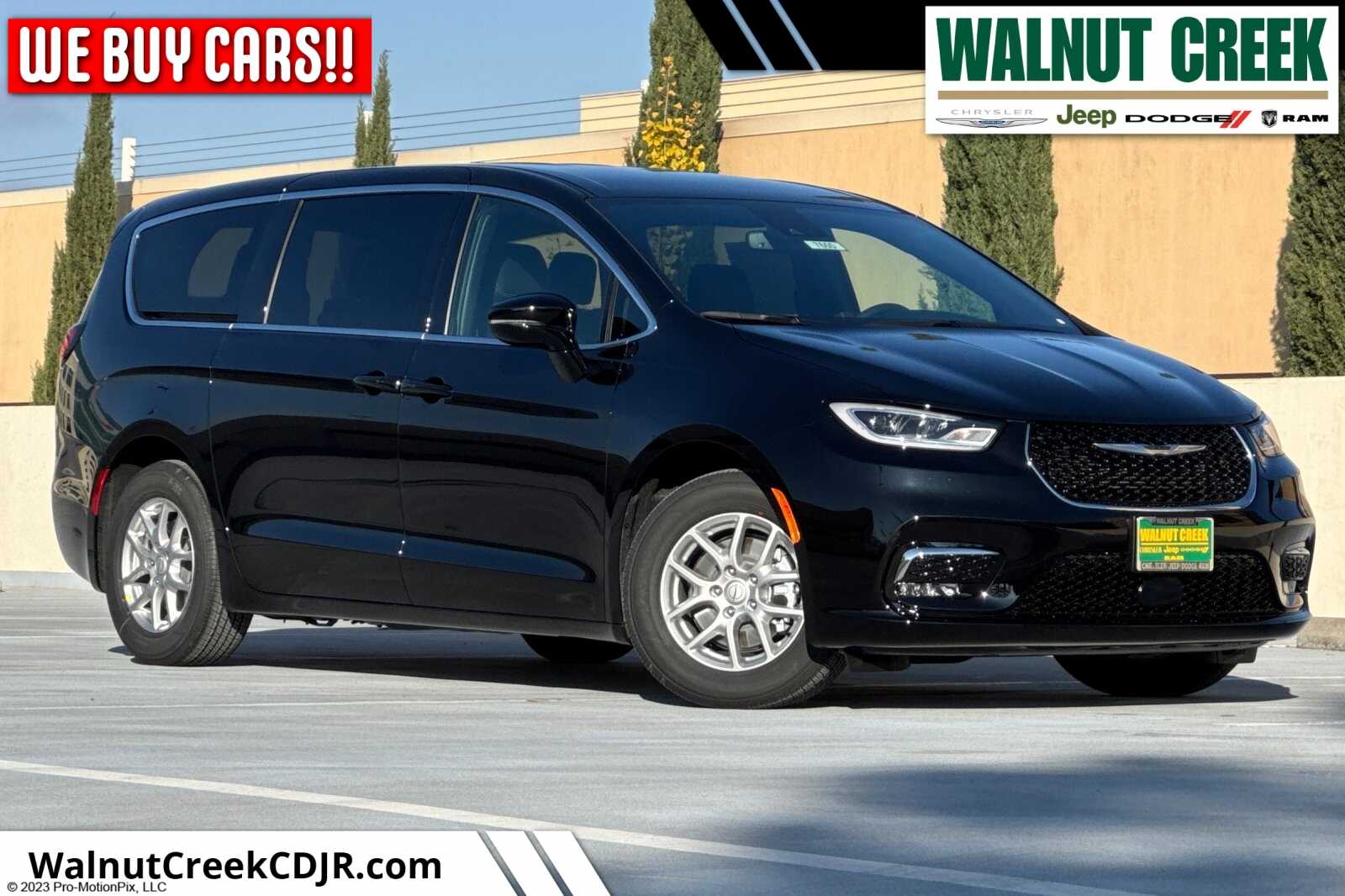 2026 Chrysler Pacifica Select's photo