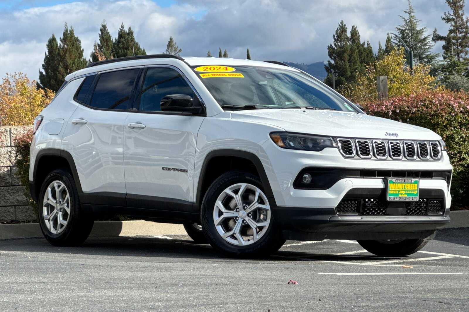 2024 Jeep Compass North Edition Latitude photo 2