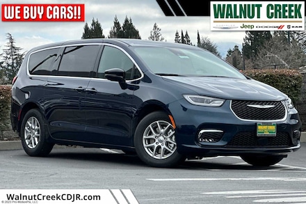 2025 Chrysler Pacifica SELECT Passenger Van