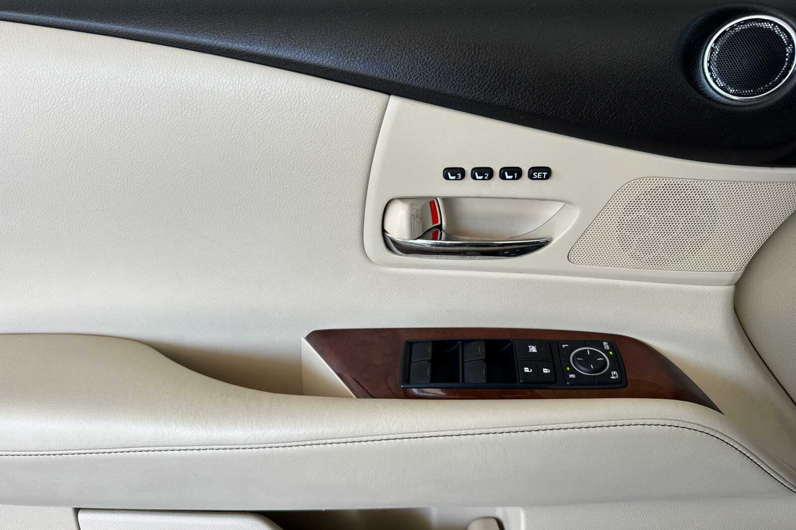 2013 LEXUS RX 450h Base photo 3