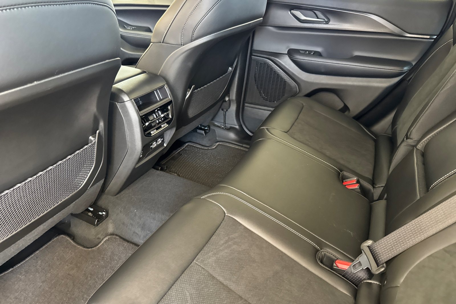 2025 Jeep Grand Cherokee Altitude - Photo 9