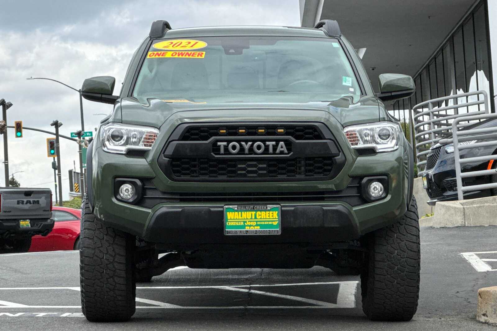 2021 Toyota Tacoma SR5 V6 photo 5