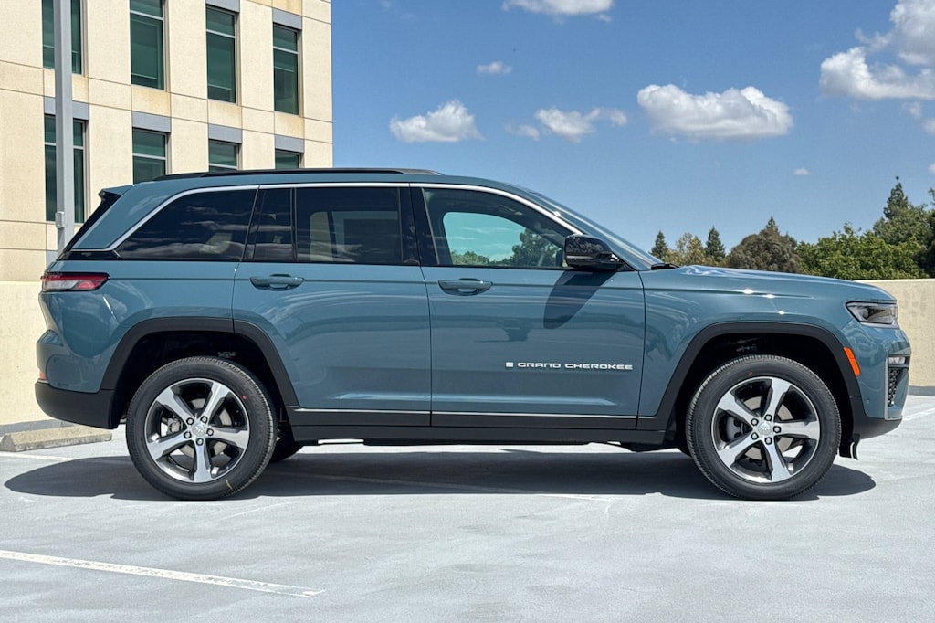 New 2026 Jeep Grand Cherokee LIMITED 4X4 Sport Utility