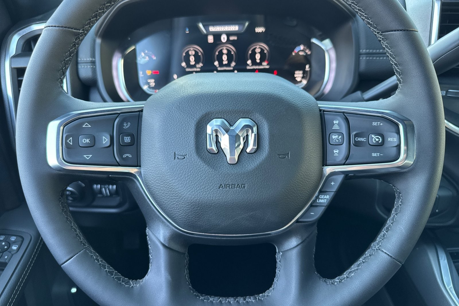 2026 RAM 2500 Laramie - Photo 20