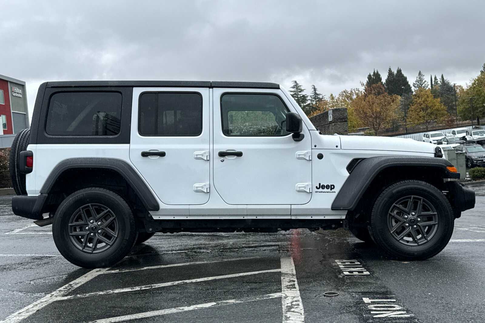 2024 Jeep Wrangler Unlimited Sport S photo 3