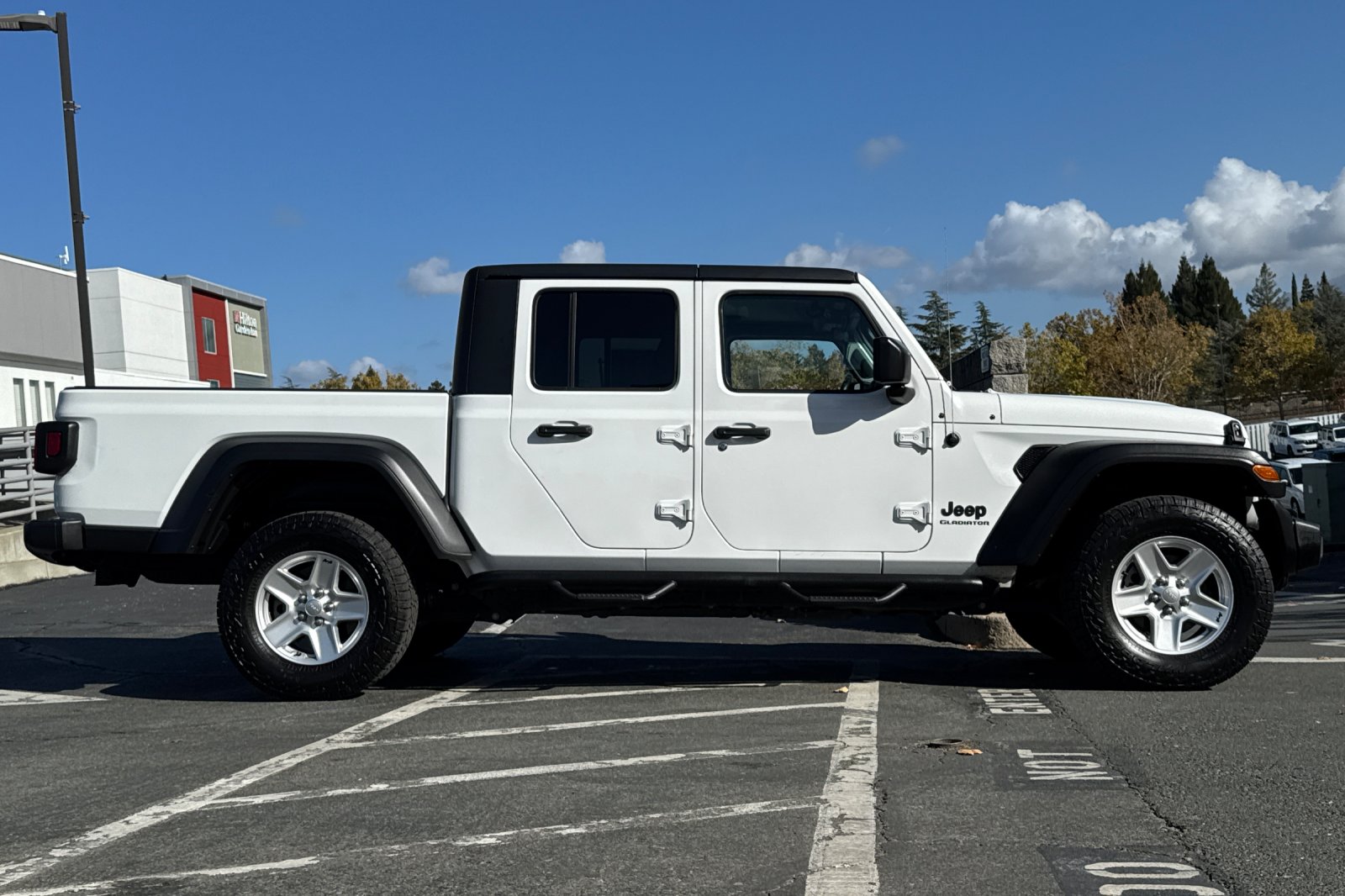 2020 Jeep Gladiator Sport S photo 3