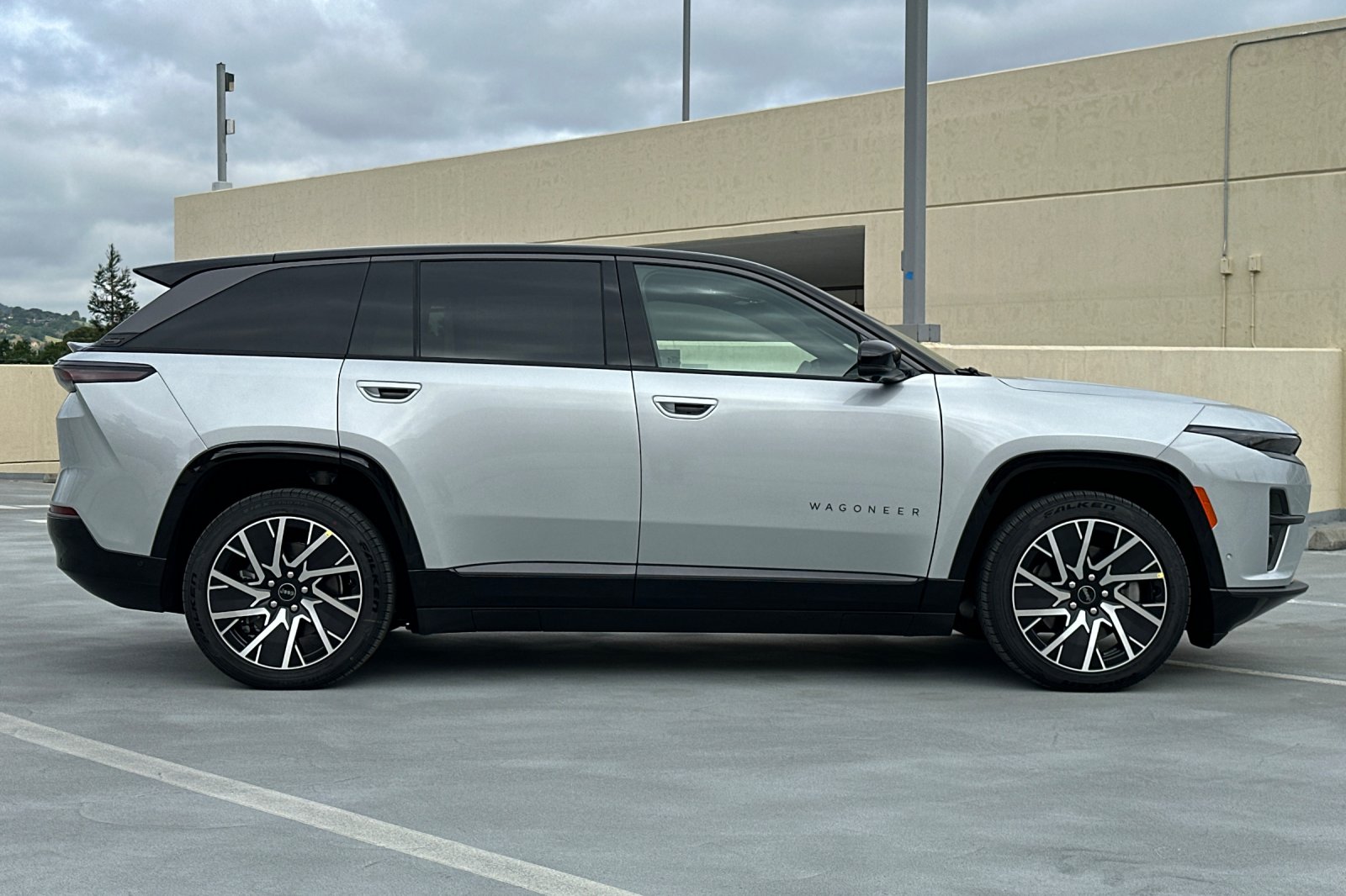 2025 Jeep Wagoneer S Limited photo 3