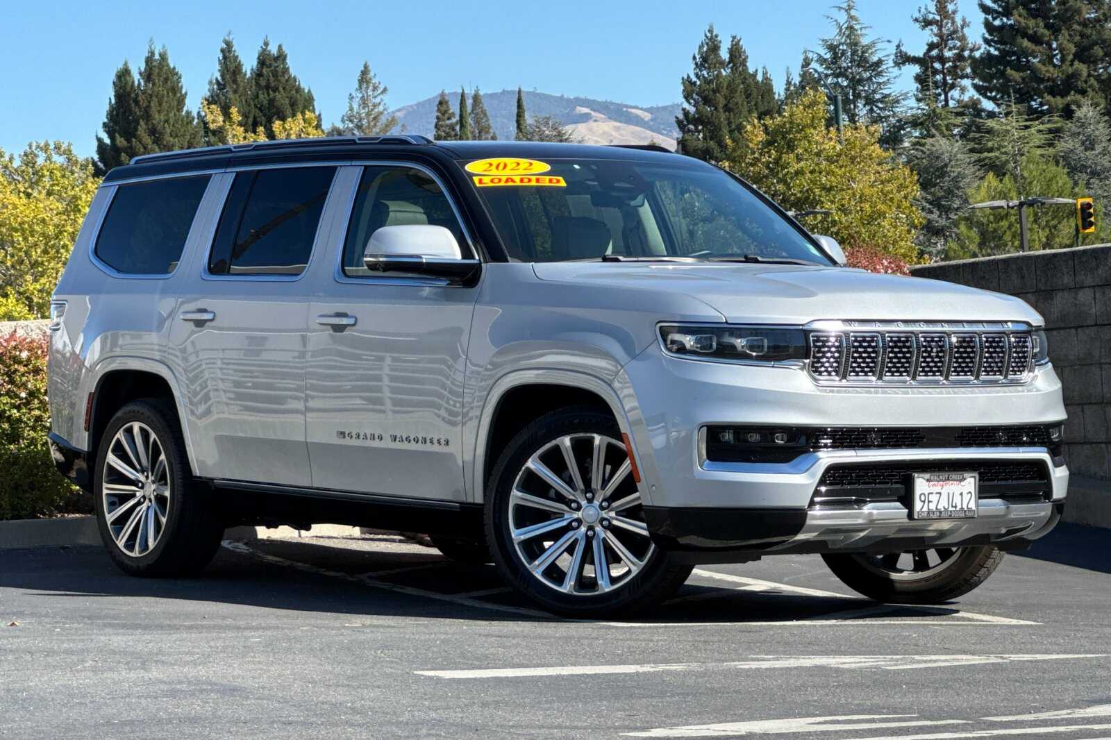 2022 Jeep Grand Wagoneer II photo 2