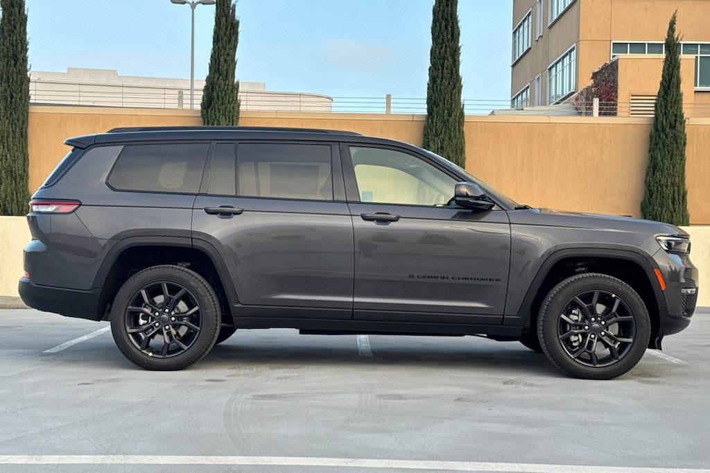 New 2025 Jeep Grand Cherokee L LIMITED 4X4 Sport Utility