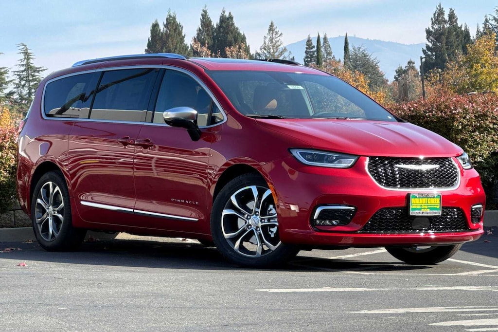 New 2026 Chrysler Pacifica PINNACLE Passenger Van