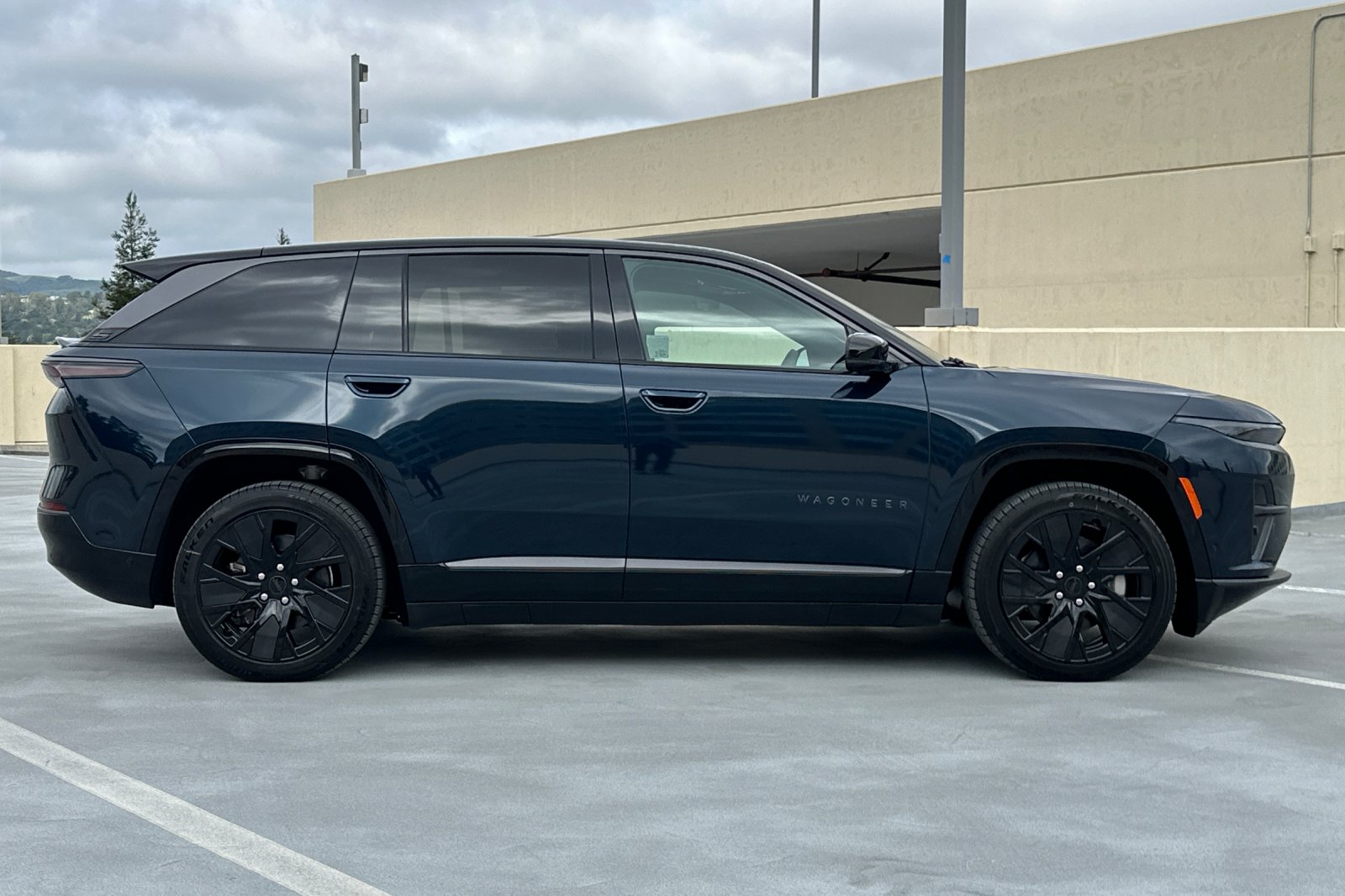 2025 Jeep Wagoneer S Launch Edition photo 3