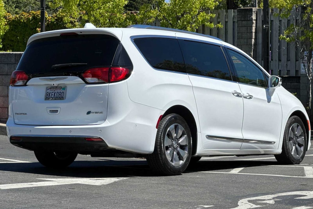 Used 2019 Chrysler Pacifica Hybrid Limited Van