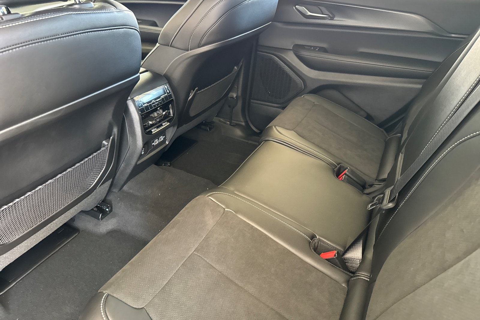 2025 Jeep Grand Cherokee L Altitude - Photo 9