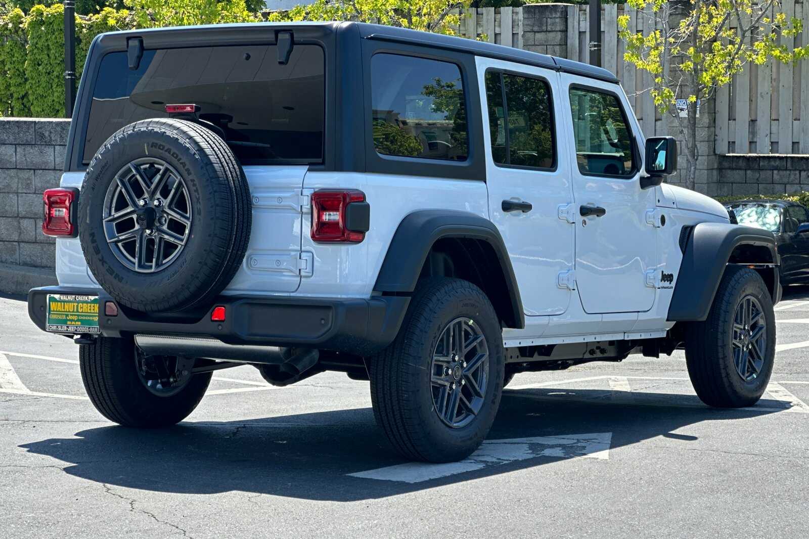 2025 Jeep Wrangler Sport photo 4