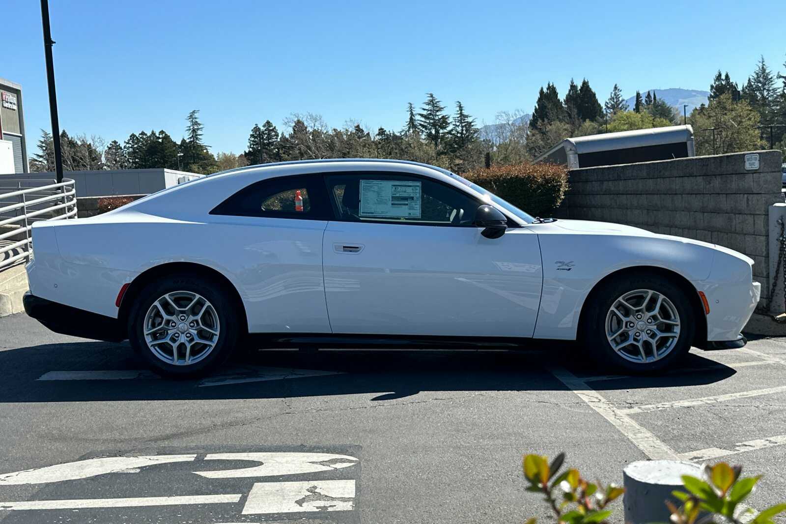 2025 Dodge Charger Daytona R/T AWD photo 3