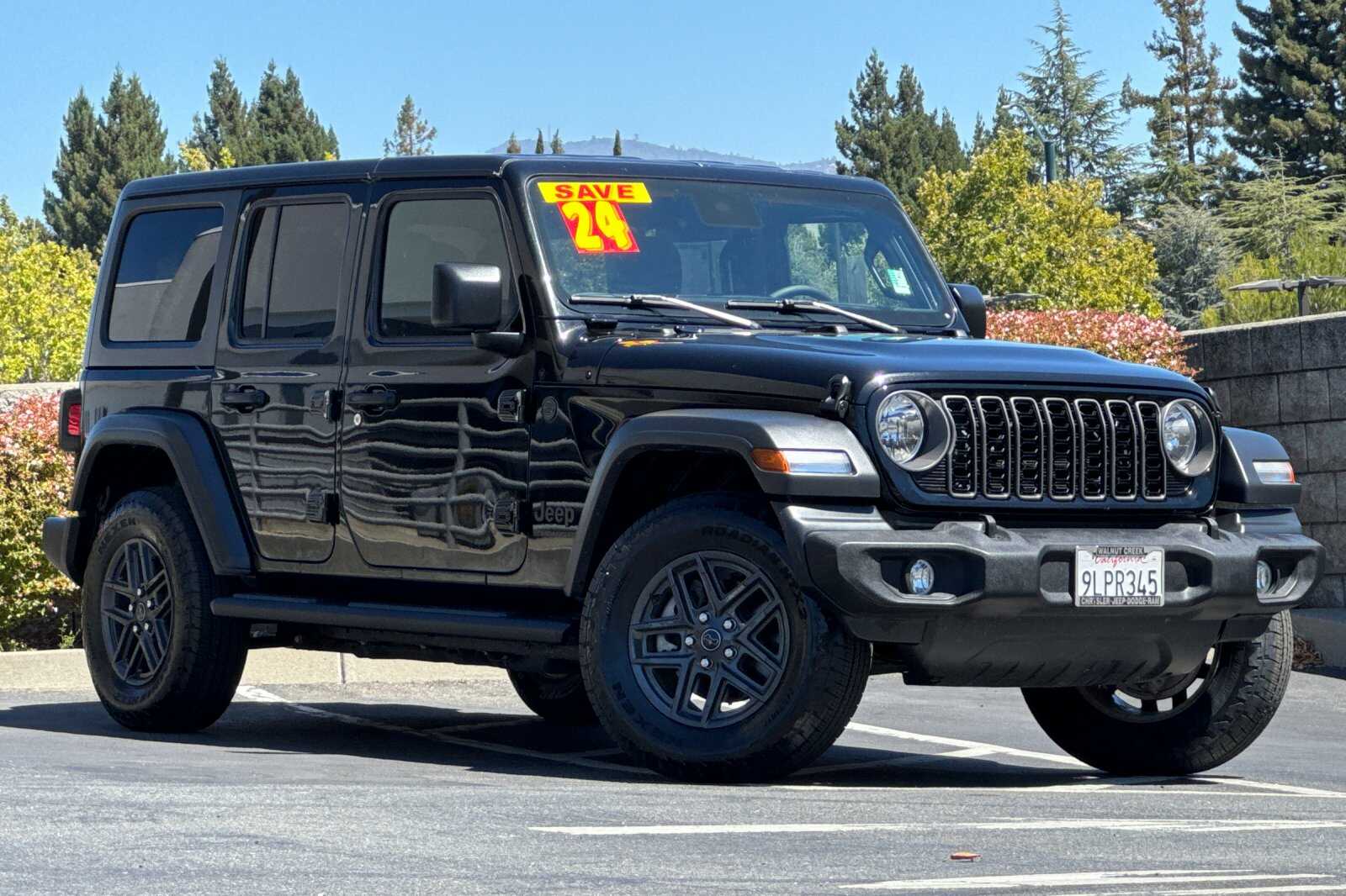 2024 Jeep Wrangler Unlimited Sport S photo 2
