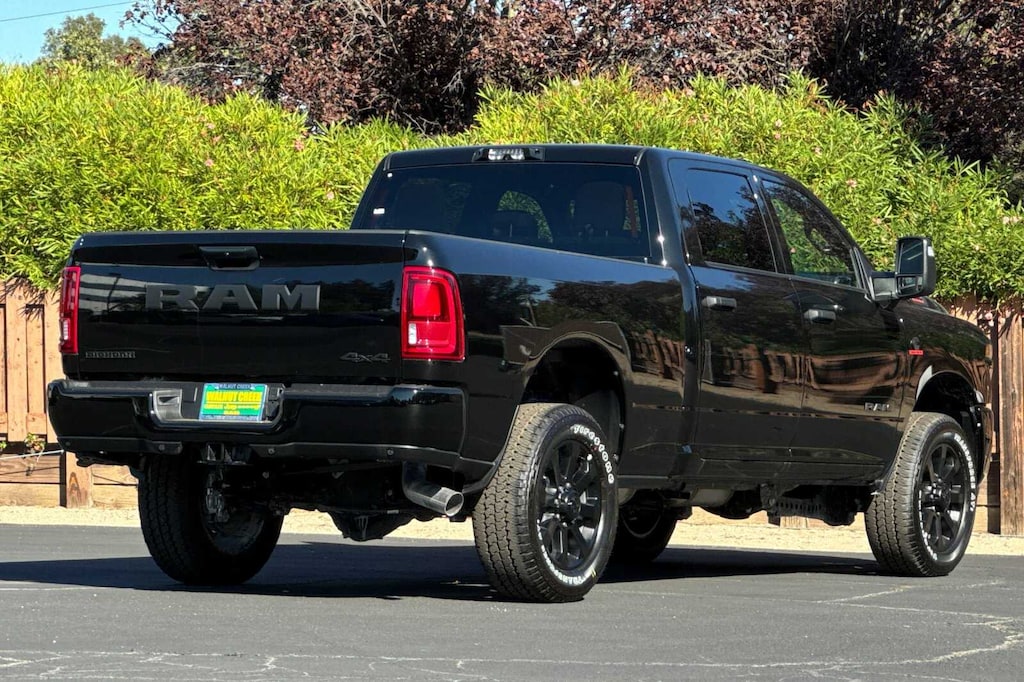 New 2026 Ram 2500 BIG HORN CREW CAB 4X4 6'4 BOX Pickup