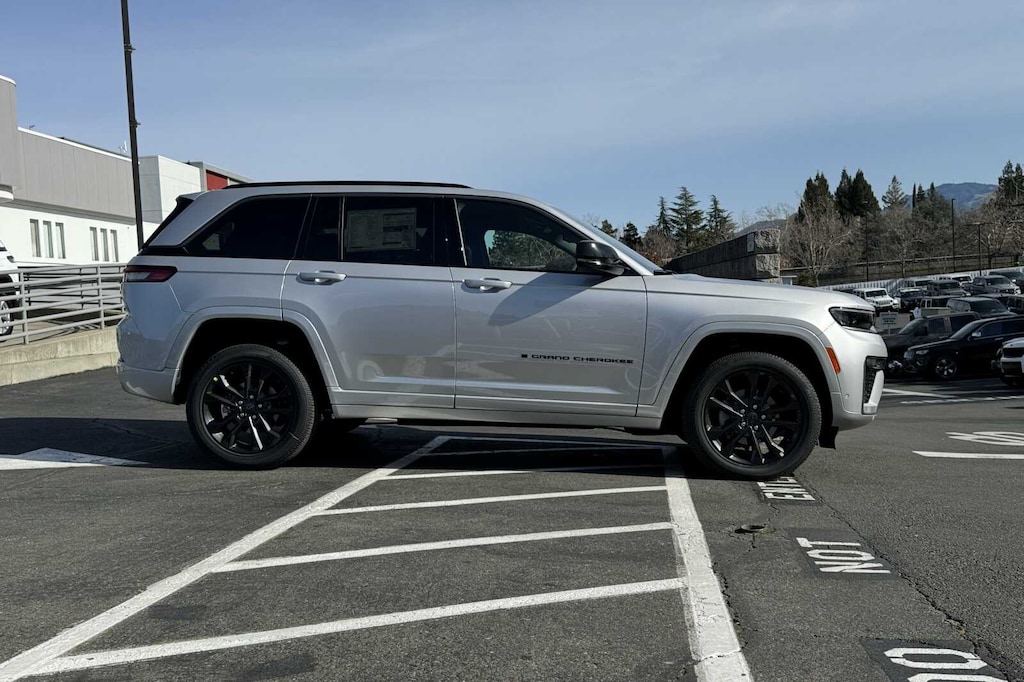 New 2026 Jeep Grand Cherokee LIMITED RESERVE 4X4 Sport Utility