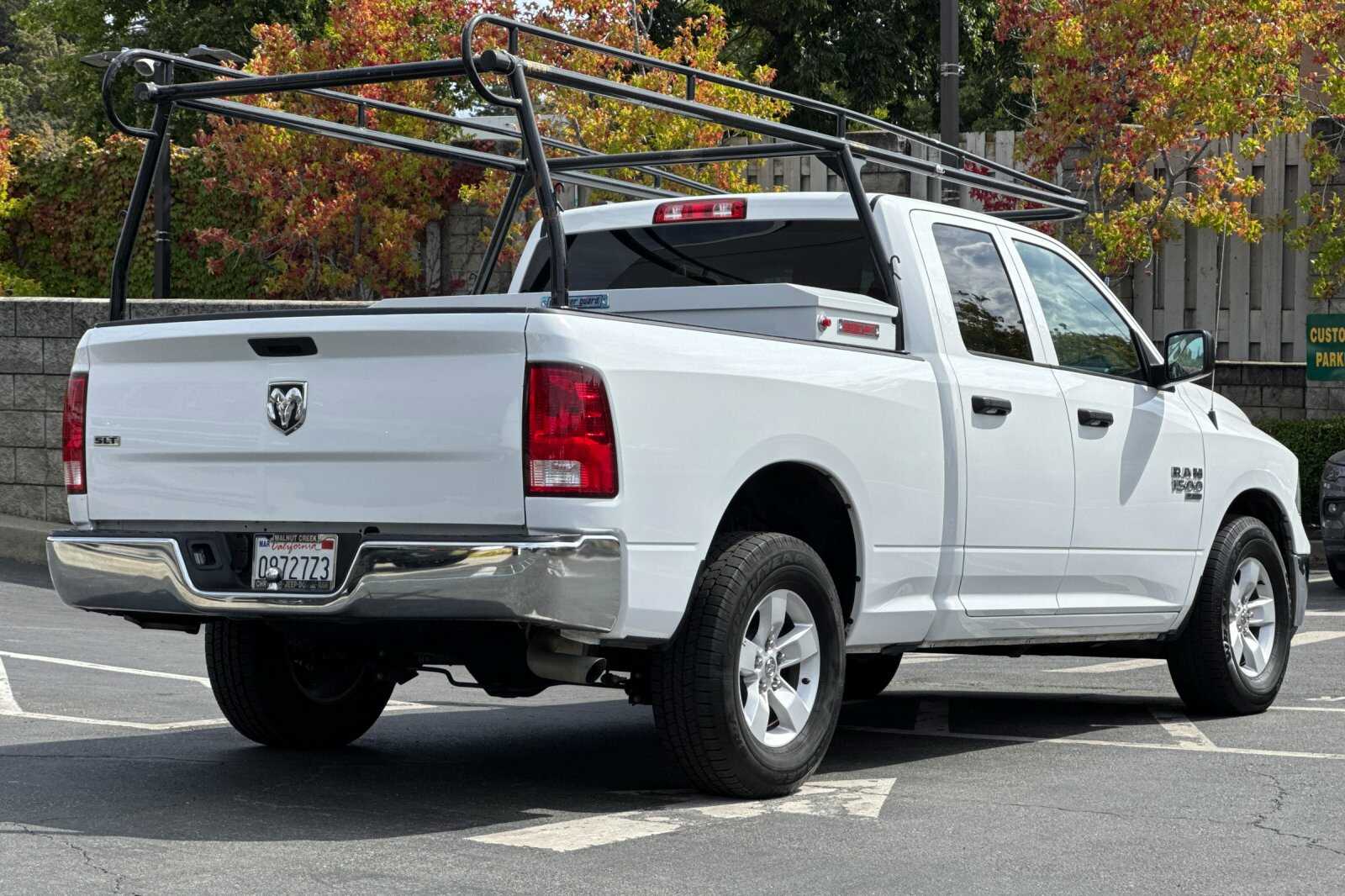 2023 Ram 1500 Classic SLT photo 4