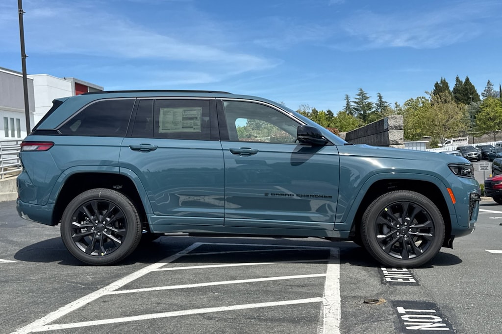 New 2026 Jeep Grand Cherokee LIMITED RESERVE 4X4 Sport Utility