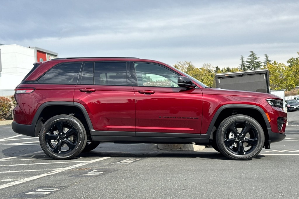 New 2025 Jeep Grand Cherokee ALTITUDE X 4X4 Sport Utility