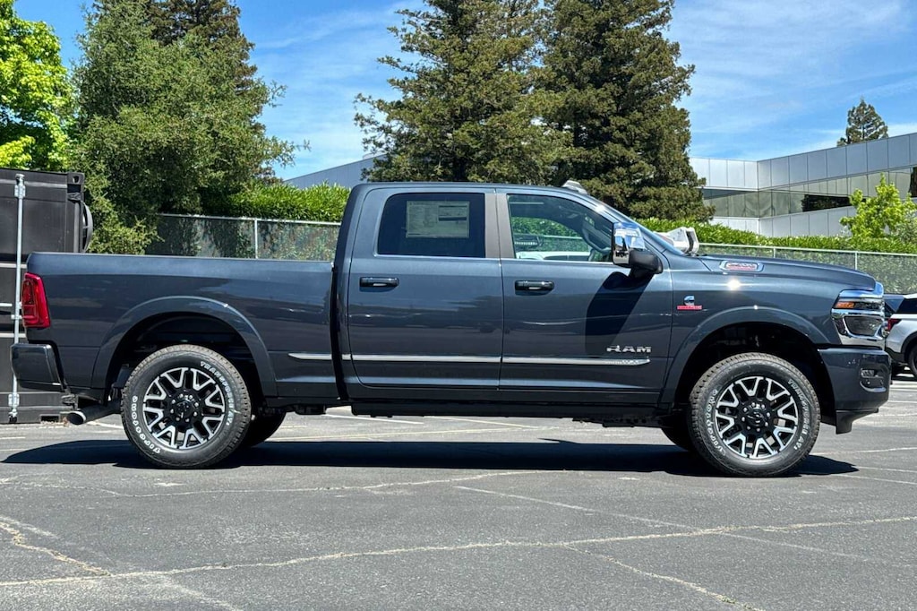 New 2026 Ram 2500 LIMITED CREW CAB 4X4 6'4 BOX Pickup