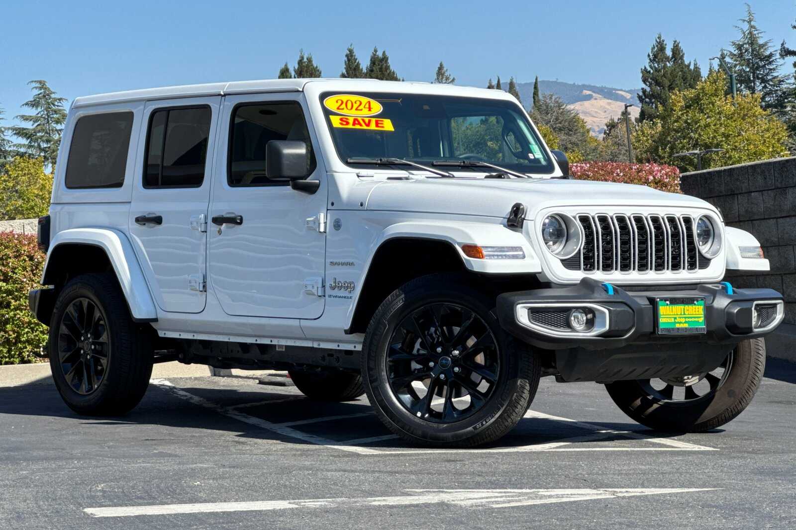2024 Jeep Wrangler Unlimited Sahara 4xe photo 2