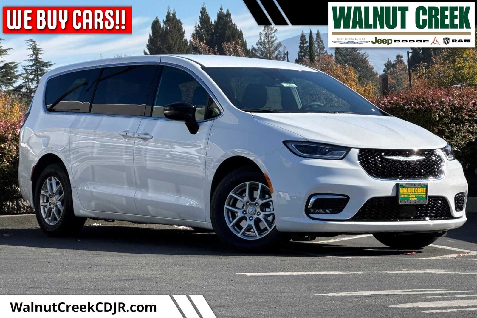 2026 Chrysler Pacifica Select's photo