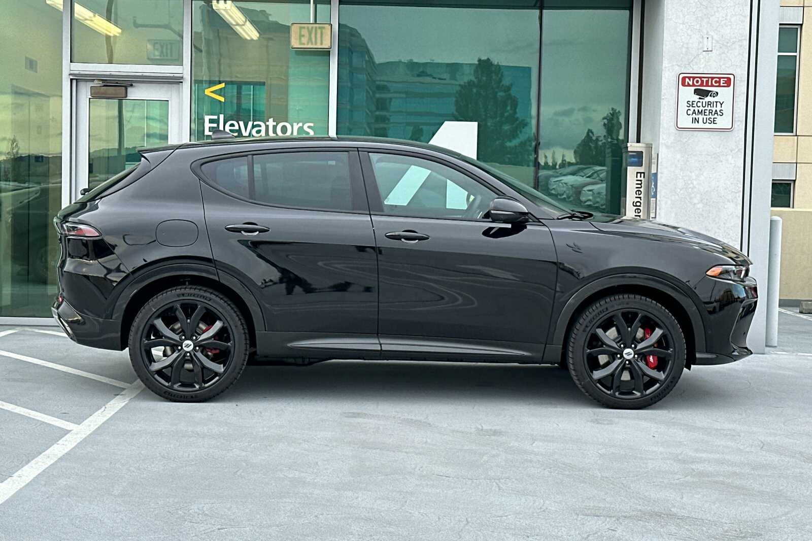 2024 Dodge Hornet R/T photo 3